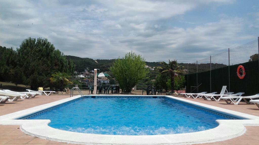 Hostal Los Pinares Lloret de Mar Exterior photo