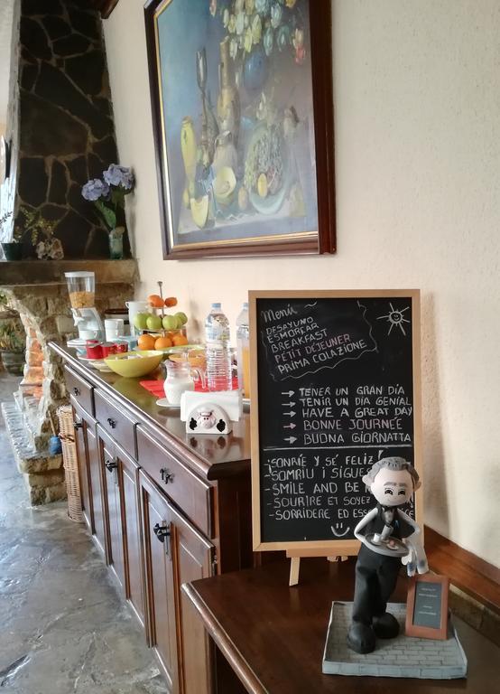 Hostal Los Pinares Lloret de Mar Exterior photo