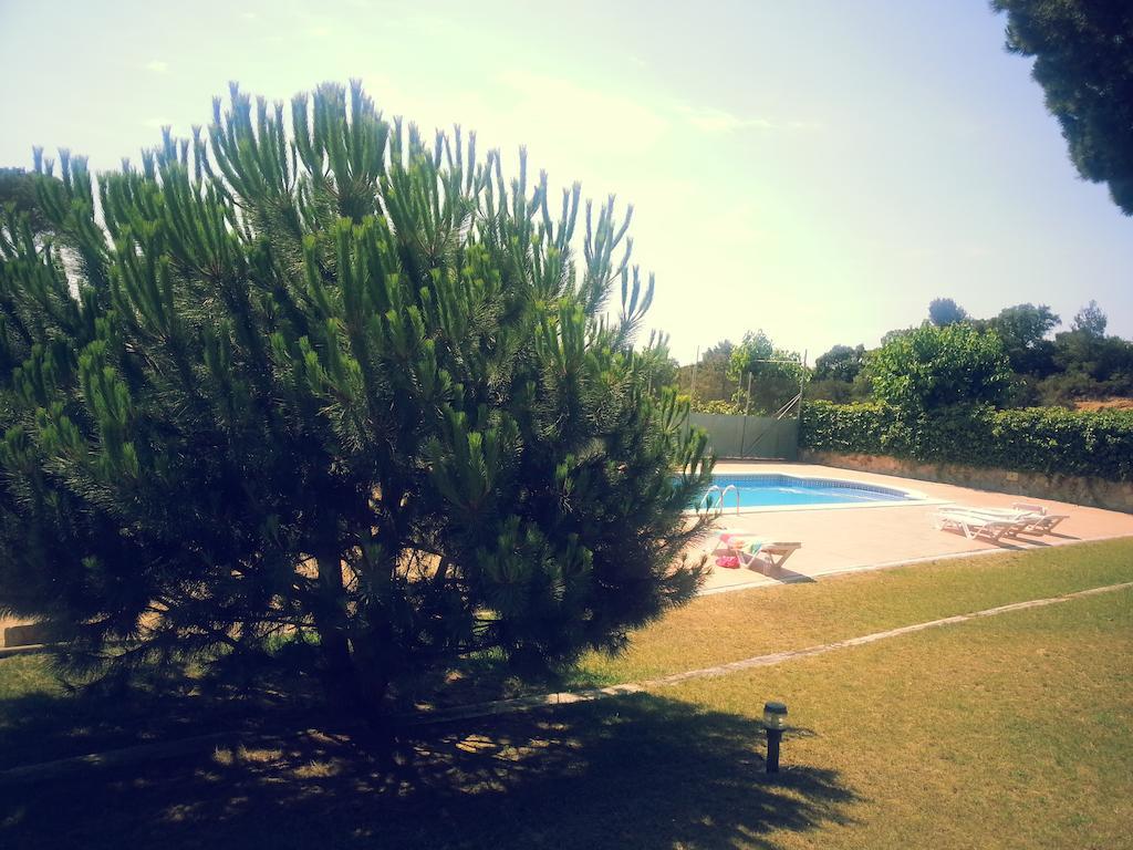 Hostal Los Pinares Lloret de Mar Exterior photo