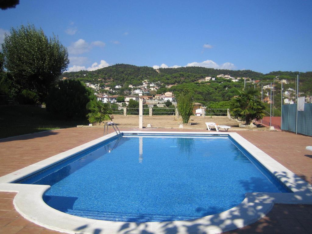 Hostal Los Pinares Lloret de Mar Exterior photo