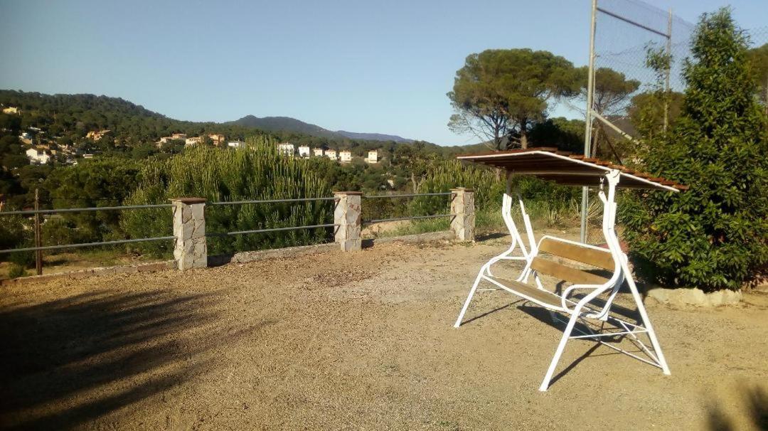 Hostal Los Pinares Lloret de Mar Exterior photo